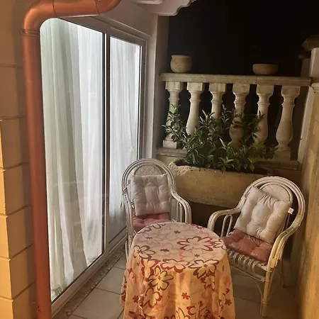 לינה וארוחת בוקר Maria *